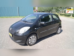 Toyota Yaris - 1.3 VVTi Sol NAP/trekhaak