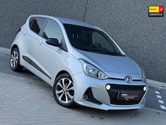 Hyundai i10 - 1.2i Premium Sport Led Leder Zwarte Hemel Airco
