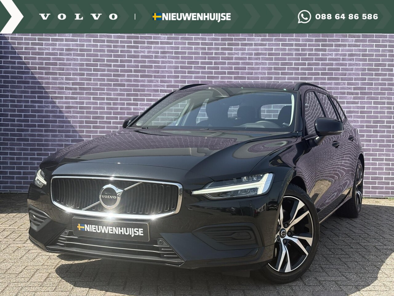 Volvo V60 - 2.0 B3 Essential Edition | Trekhaak | Adaptieve cruisecontrol | Stoel-stuurwiel-achterbank - AutoWereld.nl