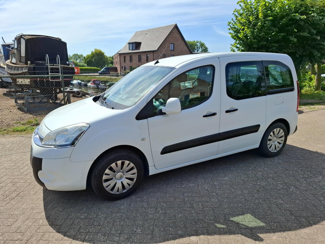 Citroën Berlingo - 1.6 e-HDi Tendance 1.6 e-HDi Tendance - AutoWereld.nl