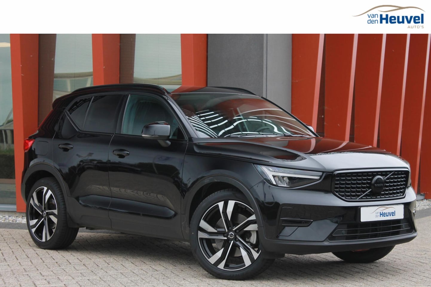 Volvo XC40 - T5 Recharge Plus Dark | Leder | Stoelverwarming | Parkeercamera | Trekhaak | Harman / Kard - AutoWereld.nl