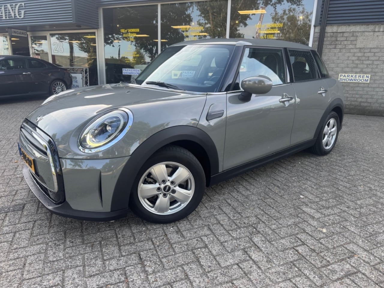 MINI One - Mini 1.5 Essential Led/Nav/Carplay/5 deurs - AutoWereld.nl