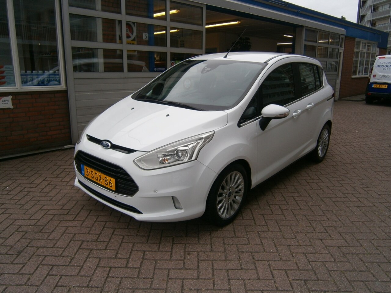 Ford B-Max - 1.0-125pk EcoB. Titanium Navigatie, Camera, Pdc etc. - AutoWereld.nl