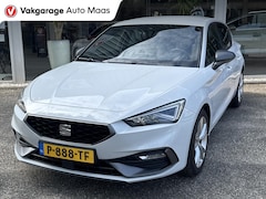 SEAT Leon - 1.5 eTSI FR Business Intense Camera / Stoelverwarming / Navi/