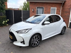 Toyota Yaris - 1.5 Hybrid First Edition | Navigatie | Afn trekhaak | Parelmoer | NL-auto