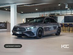 Mercedes-Benz A-klasse - 200 AMG | Facelift | Pano | Sfeer | 19 inch