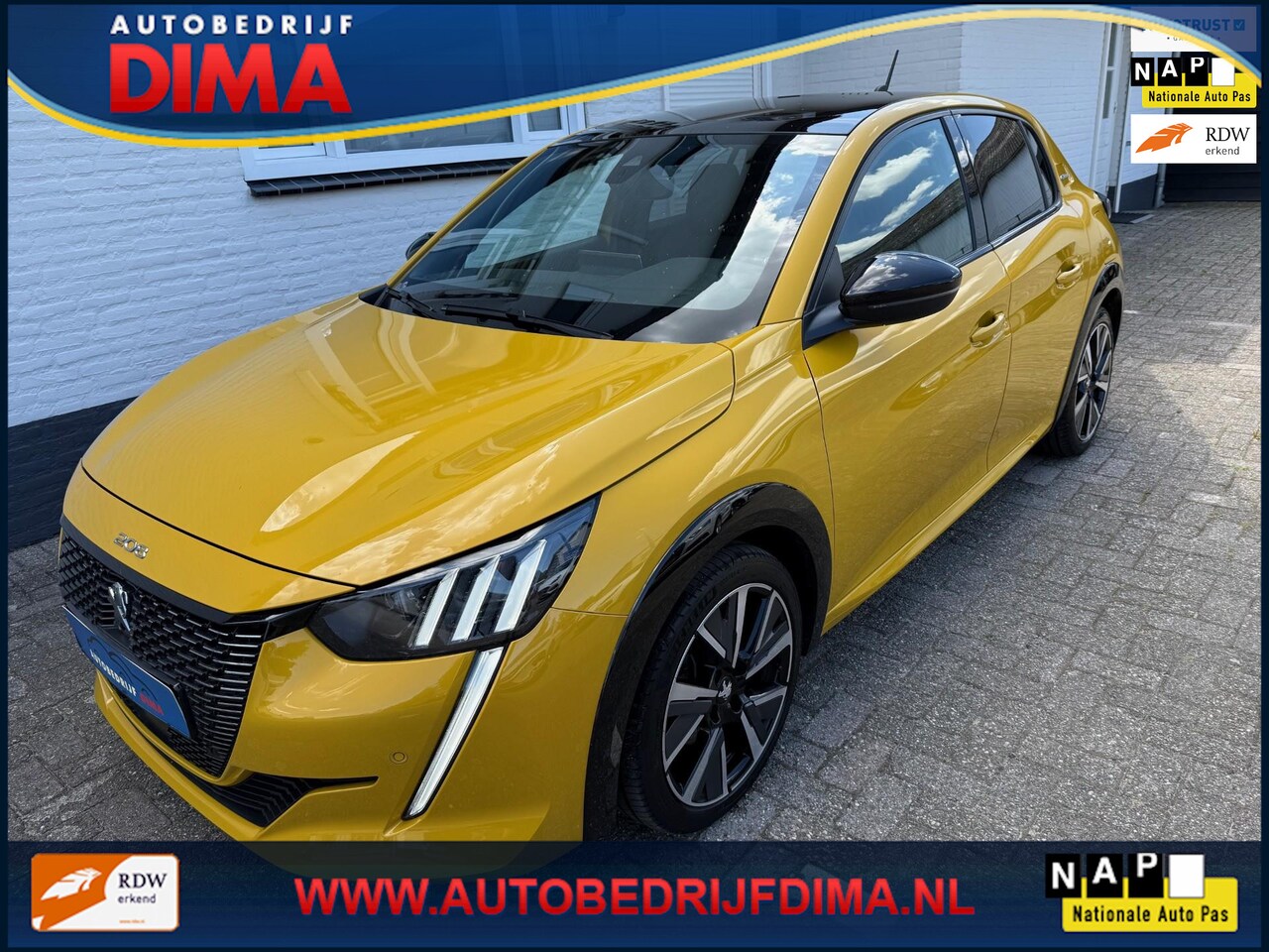 Peugeot 208 - 1.2 PureTech GT-Line/ Pano/ Navi/ Camera/ LED/ Stoelverwarming/ ECC - AutoWereld.nl