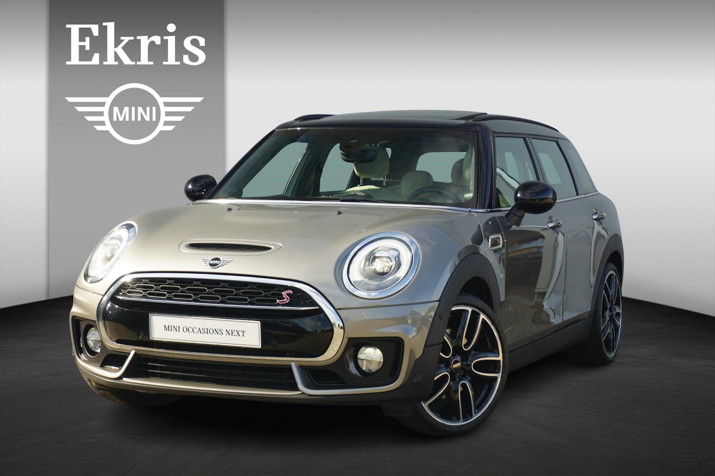 MINI Clubman - Mini 2.0 Cooper S | JCW Pakket / Panoramadak / Harman-Kardon / Comfort Access / Achteruitr - AutoWereld.nl