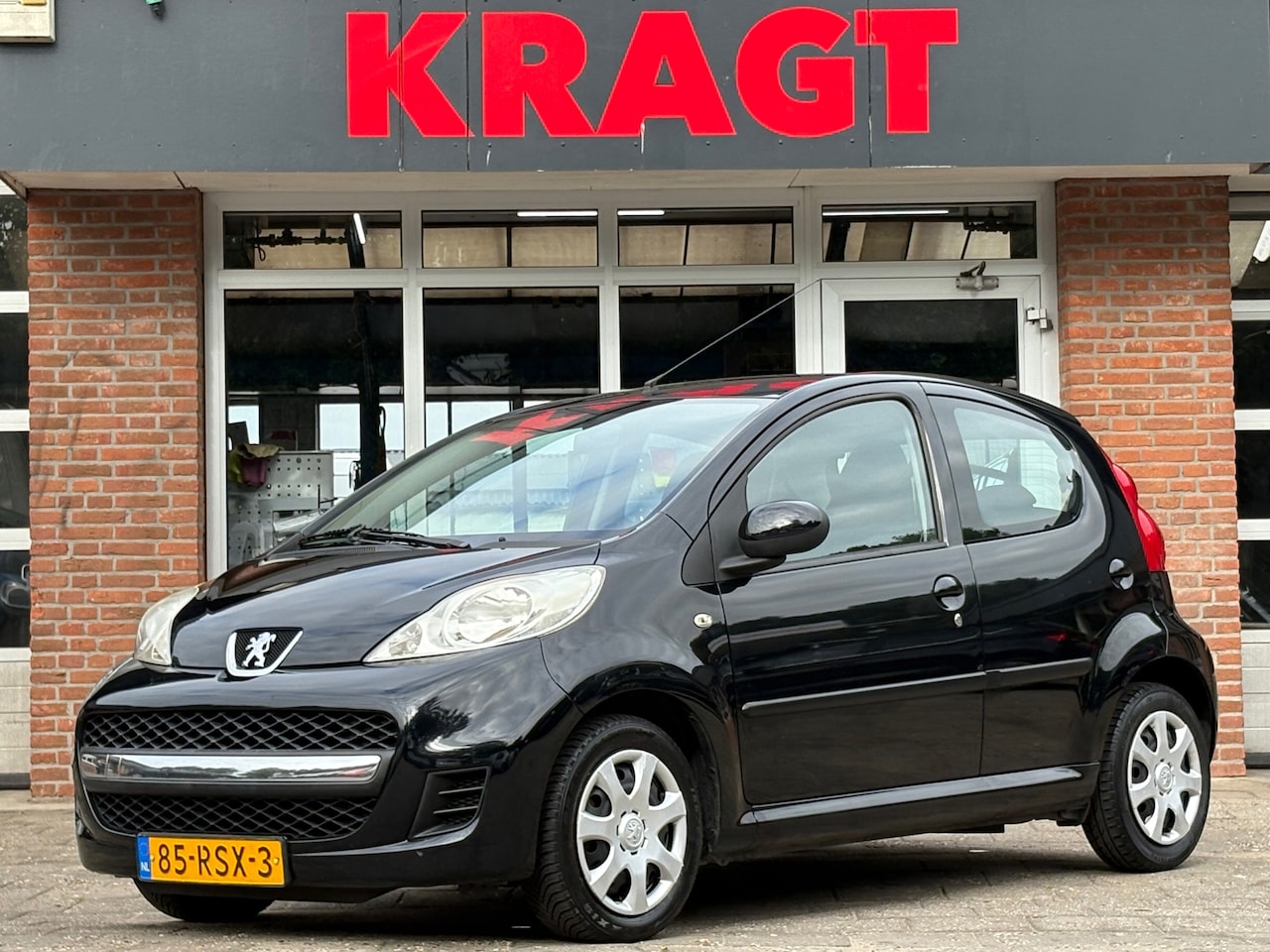 Peugeot 107 - XS 1.0-12V 68 pk - 5drs - airco - radio cd - nette auto! - AutoWereld.nl