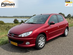 Peugeot 206 - 1.4 Forever/1Ste Eigenaar/5-Deurs/Cruise/Airco/Volledig Dealeronderhouden/N.A.P