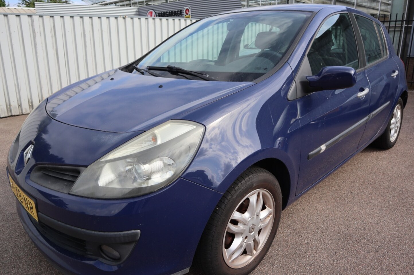 Renault Clio - 1.2-16V | APK 17-12-25 | loopt nu slecht | oh.facturen - AutoWereld.nl