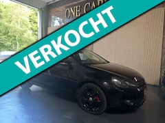 Volkswagen Golf - 1.2 TSI Highline BlueMotion BLACK ON BLACK XENON LED GTI VELGEN