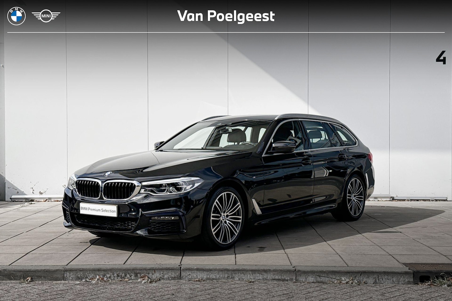 BMW 5-serie Touring - 520i High Executive M-Sport 19 Inch / Lederen dashboard / Adaptieve Led koplampen / Drivin - AutoWereld.nl