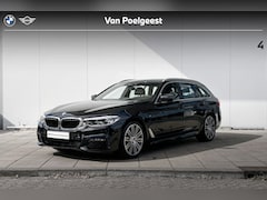 BMW 5-serie Touring - 520i High Executive M-Sport 19 Inch / Lederen dashboard / Adaptieve Led koplampen / Drivin