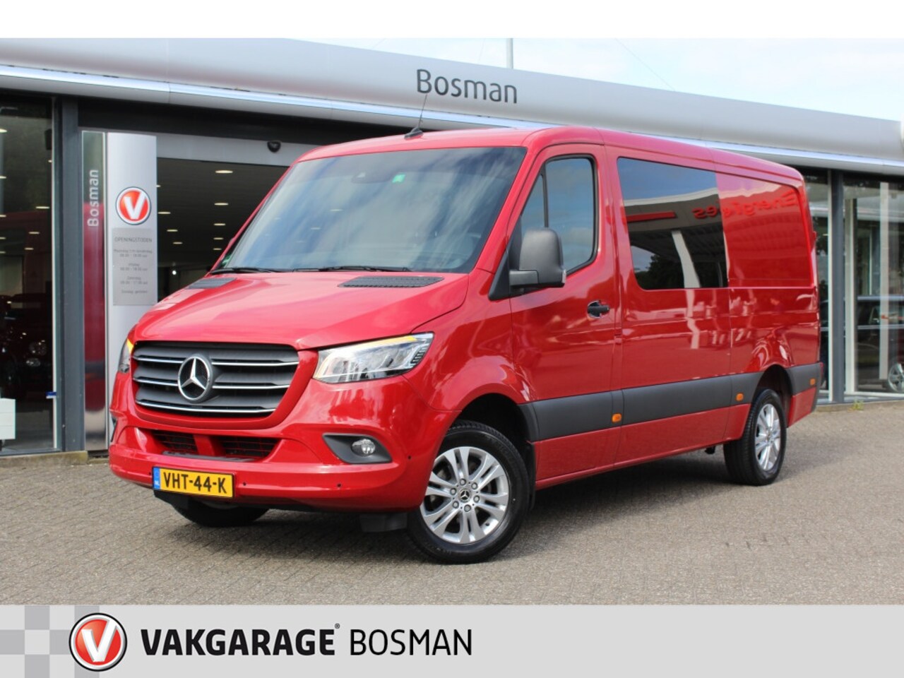 Mercedes-Benz Sprinter - 319 3.0 CDI L2H2 DC/NAVI/STANDKACHEL/TREKHAAK/CAMERA - AutoWereld.nl