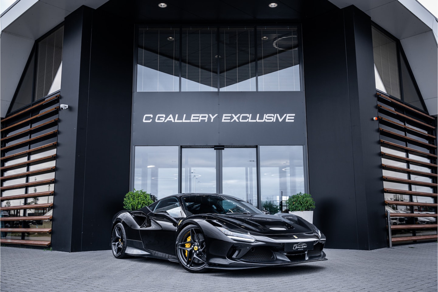Ferrari F8 Tributo - 3.9 V8 HELE - Dealeronderhouden | Nero Daytona | Carbon | Camera - AutoWereld.nl