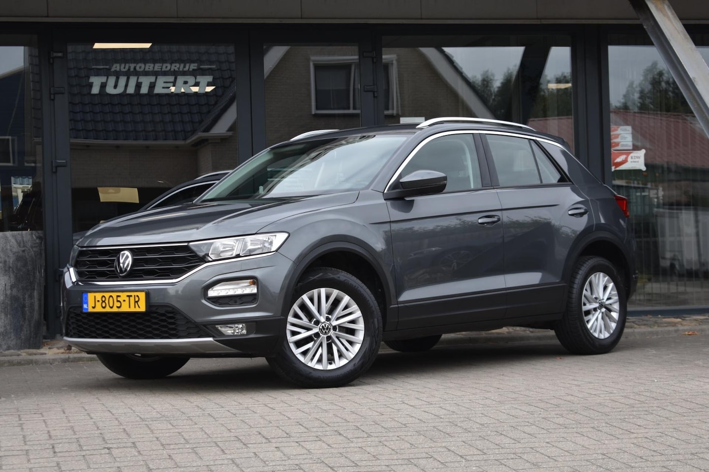 Volkswagen T-Roc - 1.0 TSI | VIRTUAL COCKPIT | CAMERA | APPLE CARPLAY | ANDROID AUTO | NAP | DEALER ONDERHOUD - AutoWereld.nl