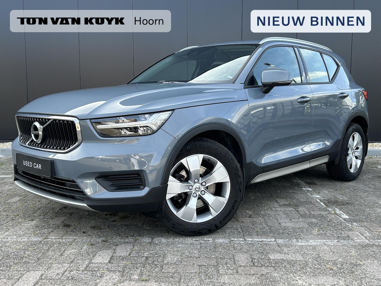 Volvo XC40 - 2.0 T4 Momentum Pro styling pakket/ keyless/ trekhaak/ stoelverwarming/ parkeercamera - AutoWereld.nl