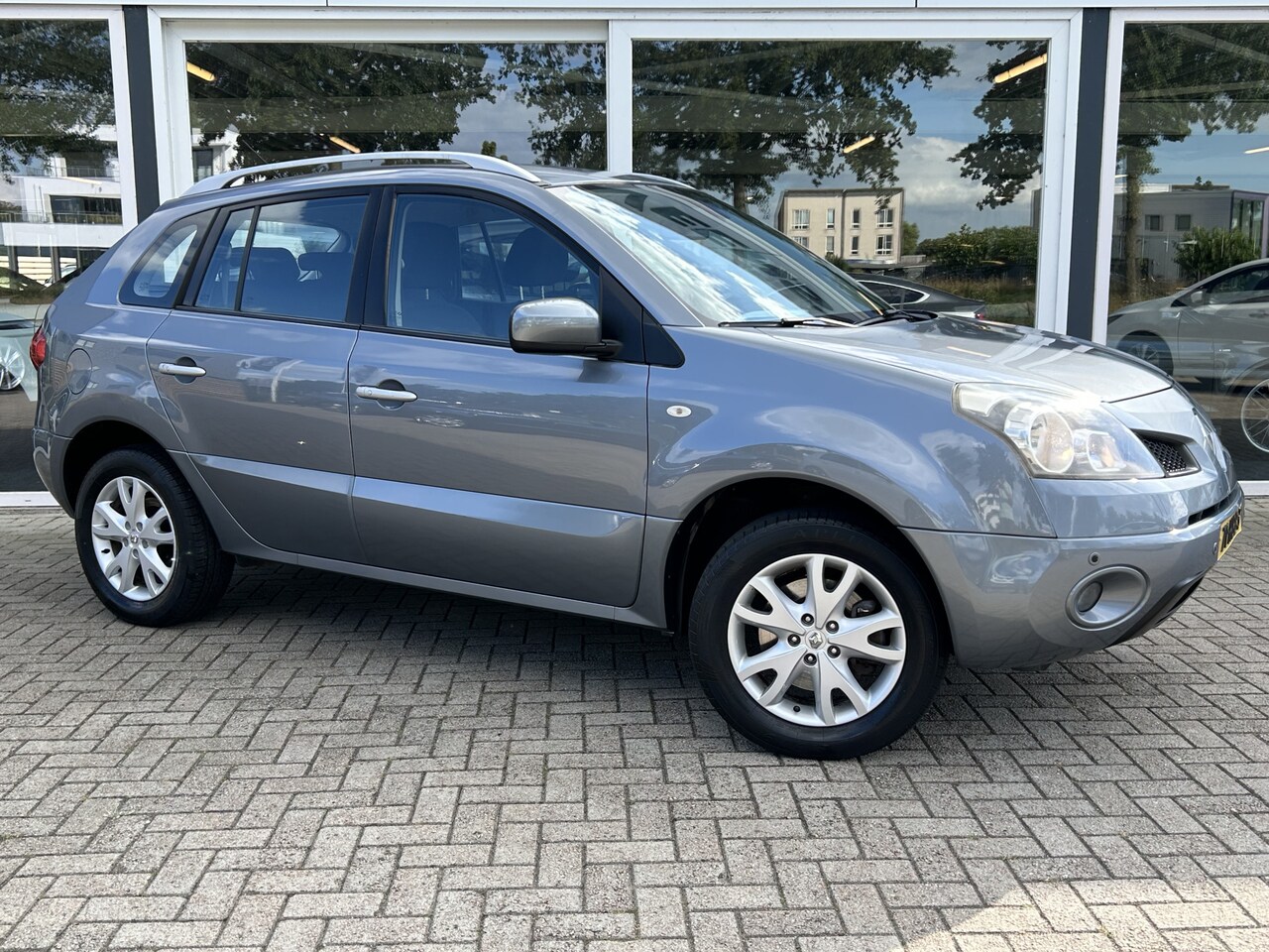 Renault Koleos - 2.5 Dynamique Pack 50% deal 2.475,- ACTIE Trekhaak / Clima / Cruise / PDC - AutoWereld.nl