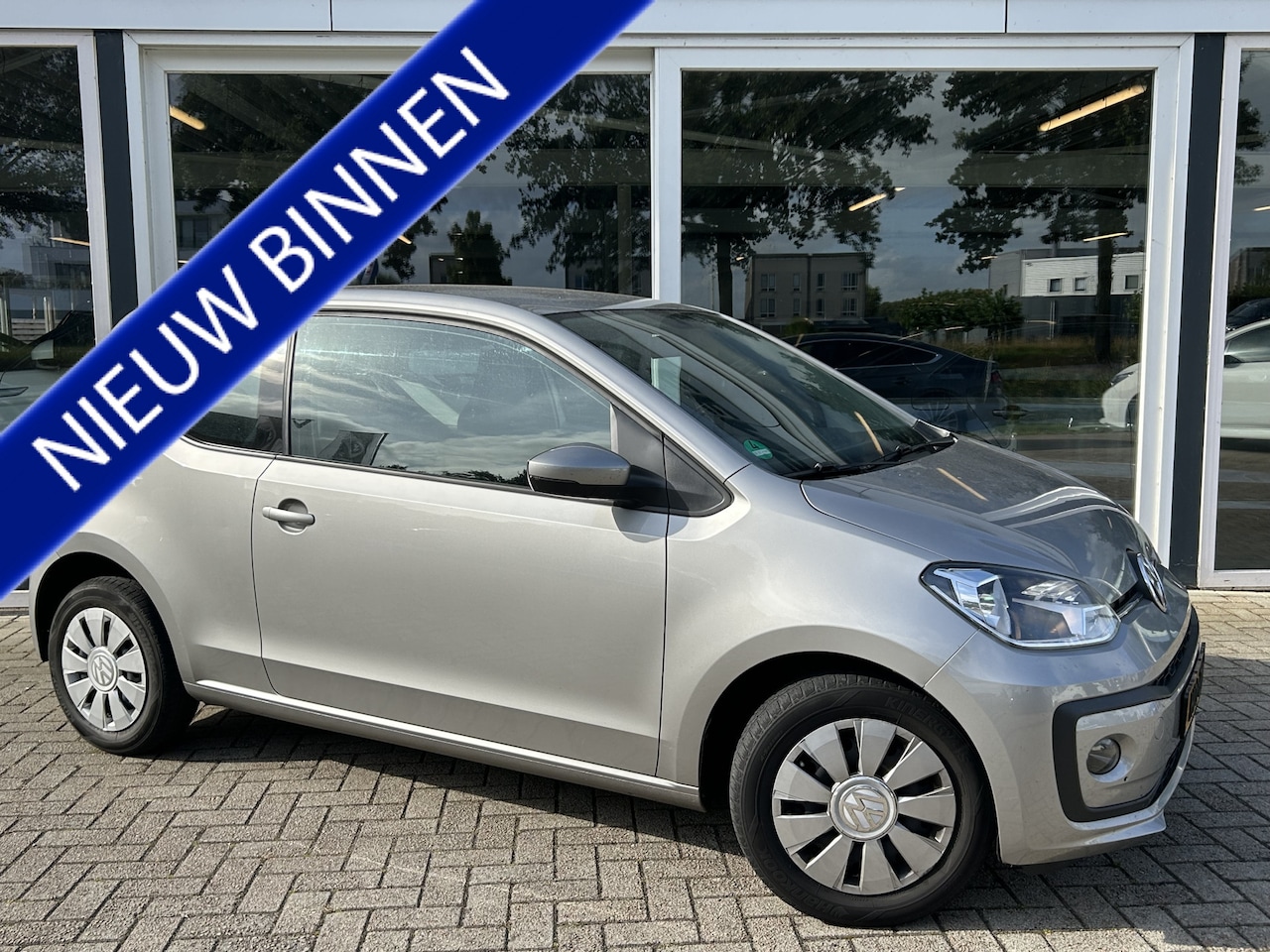 Volkswagen Up! - 1.0 BMT high up! 50% Deal 3.225,- ACTIE Stoelverwarming / Airco / Telefoon - AutoWereld.nl