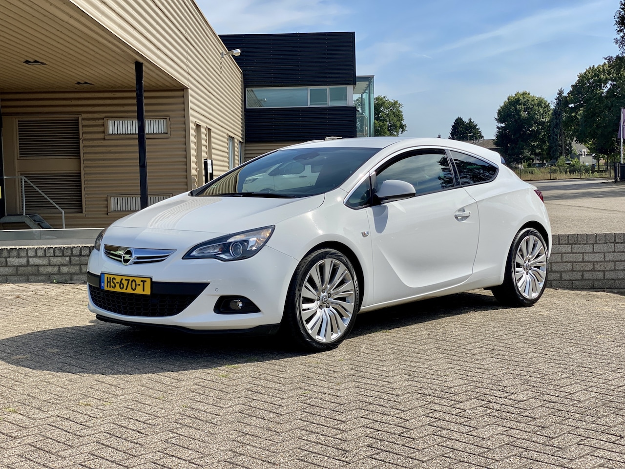Opel Astra GTC - 1.6 Turbo Sport 200PK [ 2e eig.dealer oh,20``lmv ] - AutoWereld.nl