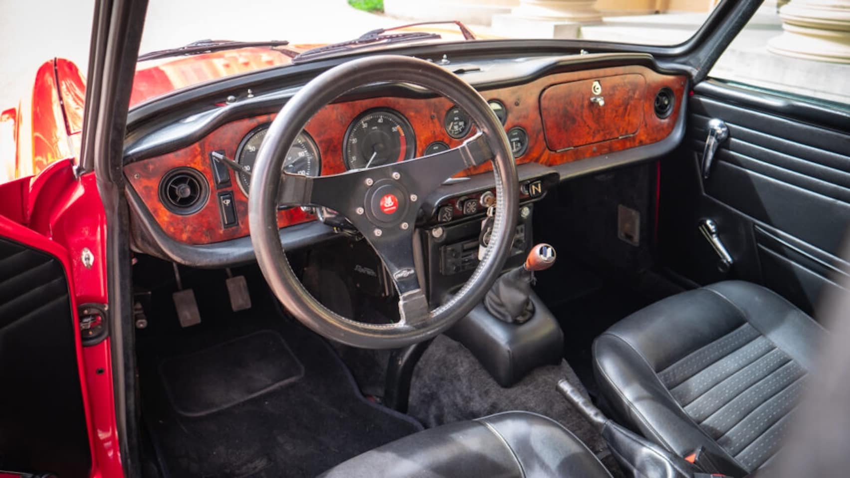 triumph-tr6-tr6-injection.jpg