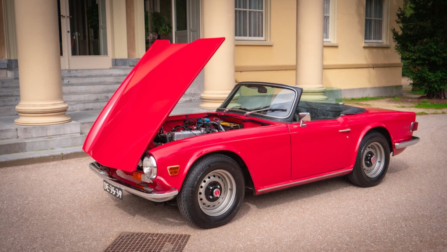 triumph-tr6-tr6-injection.jpg