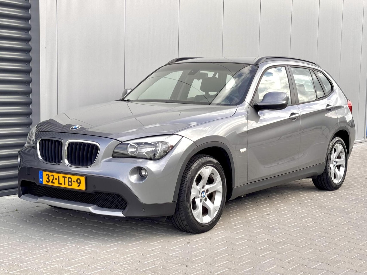 BMW X1 - sDrive18i Executive - NAP | Automaat | Cruise | - AutoWereld.nl