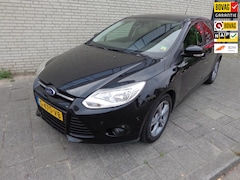 Ford Focus - 1.0 EcoBoost Edition Plus NIEUWE APK/AFLB NIEUWE DISTRIBUTIERIEM 3 MAANDEN BOVAG GARANTIE