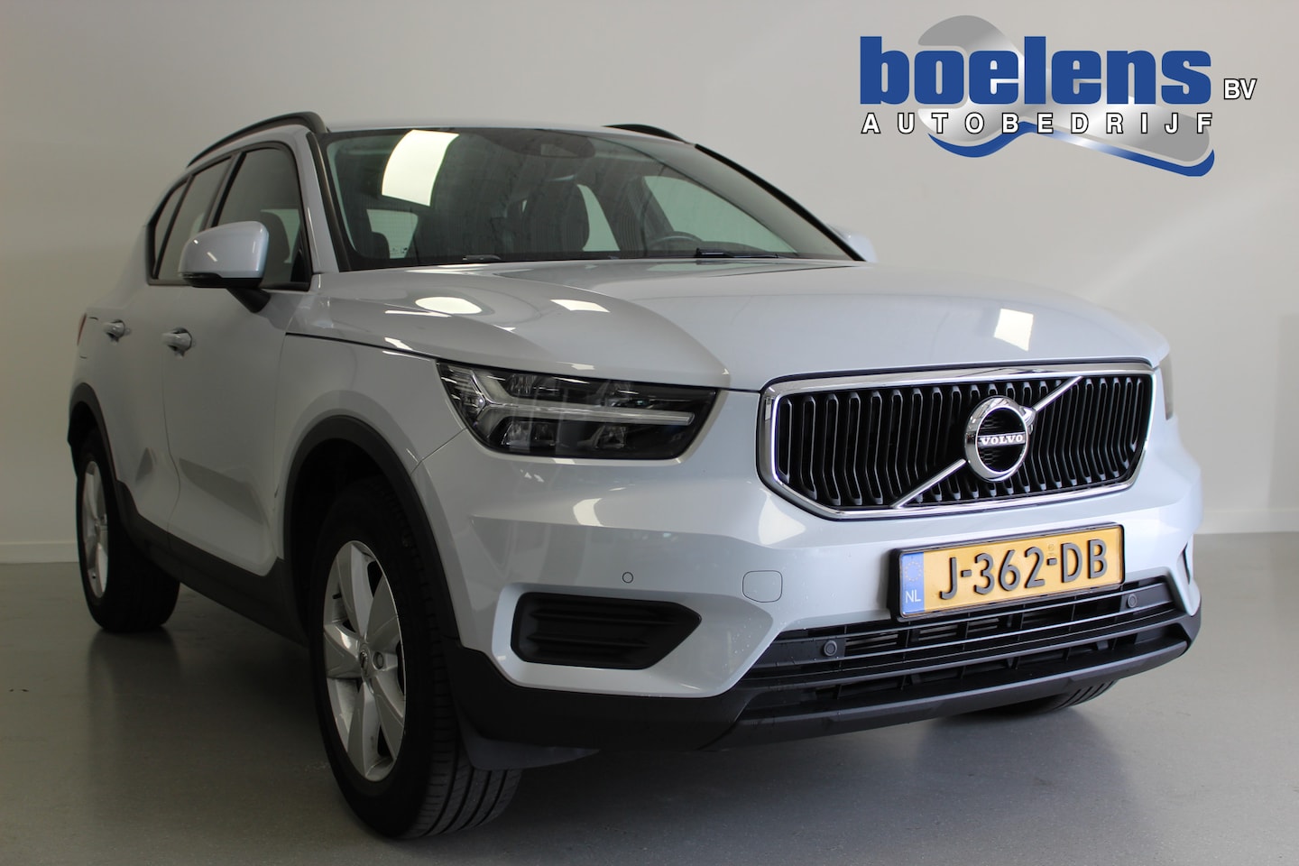 Volvo XC40 - 1.5 T2 Momentum Core | WEGKL-TRHAAK | CLIMA | STOEL/STUUR-VERW | CAMERA | NAVI | DAB-RADIO - AutoWereld.nl