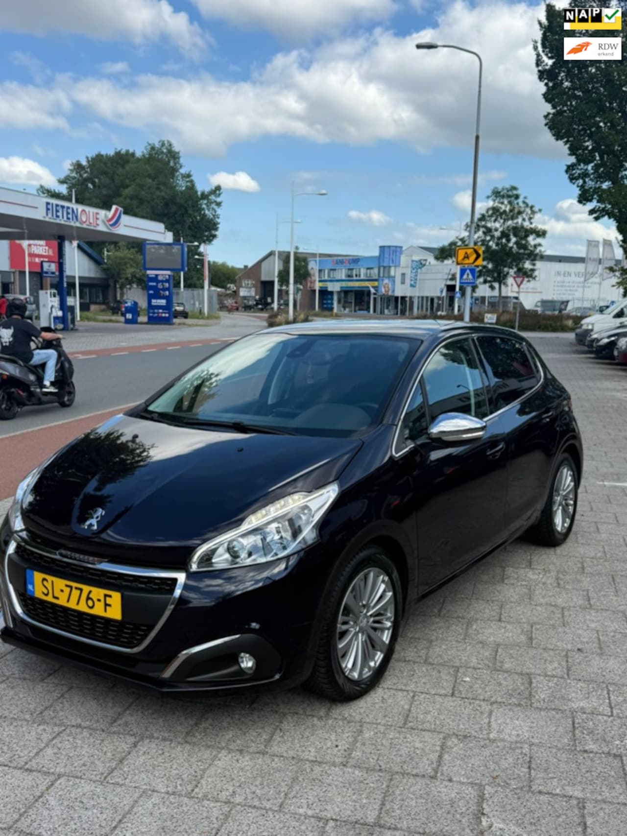 Peugeot 208 - 1.2 PureTech Allure! ZO MEENEMEN! ZUINIG! - AutoWereld.nl