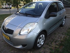 Toyota Yaris - 1.3 VVTi Terra