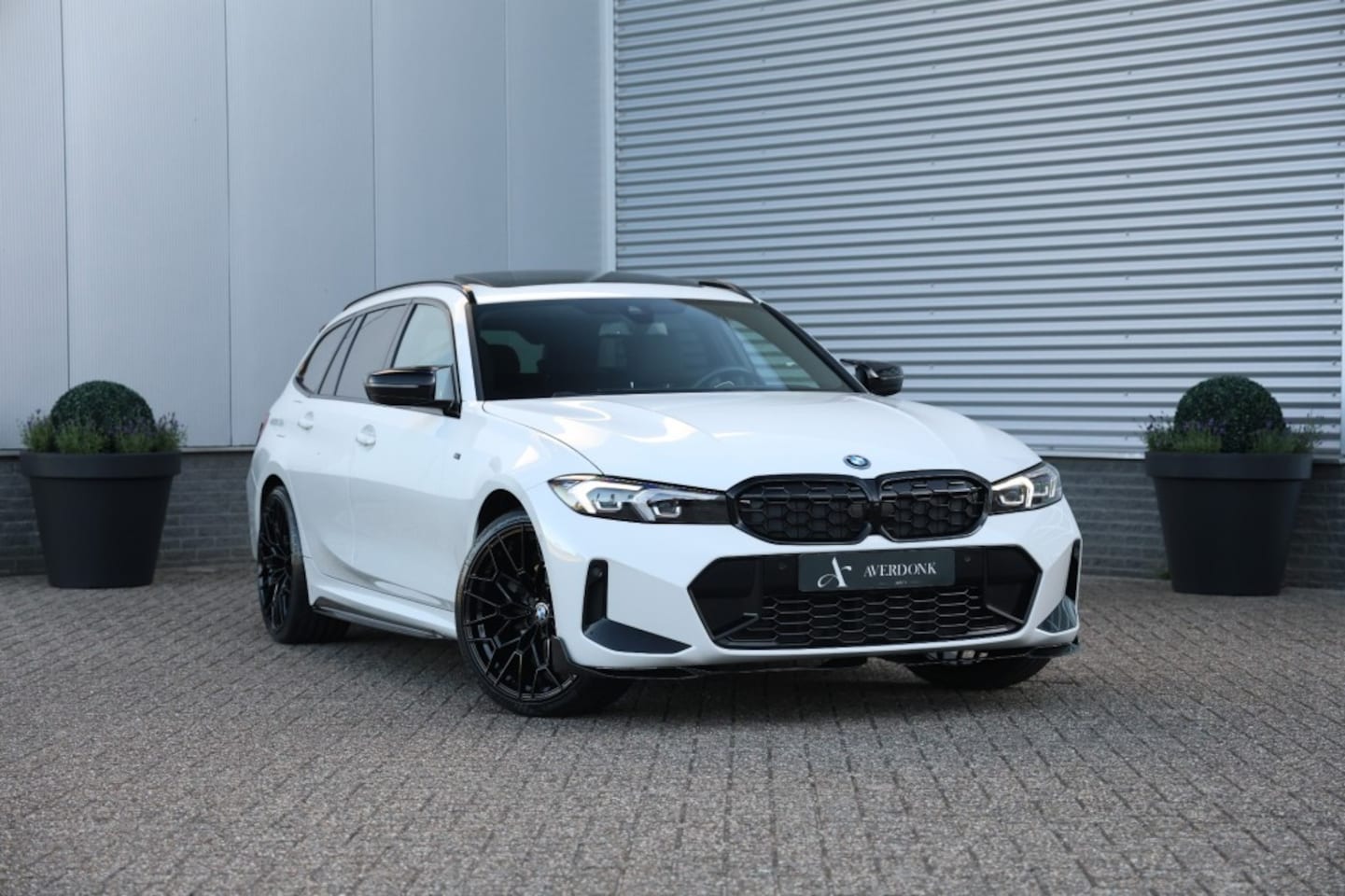 BMW 3-serie Touring - Touring 330e M-Sport LCI 292PK Pano/HUD/HenK/Stuurvw/Cam - AutoWereld.nl