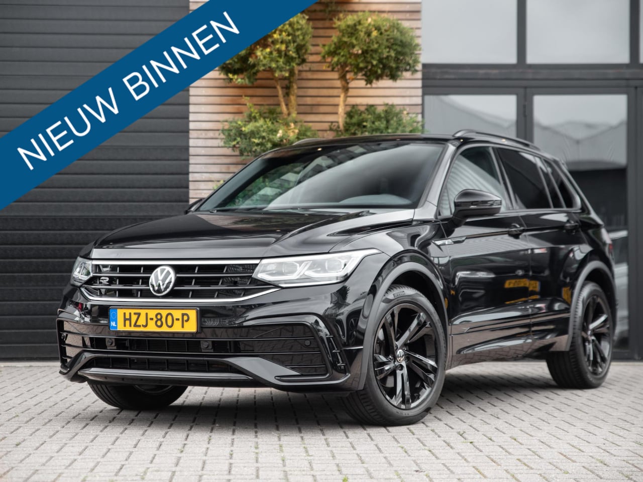 Volkswagen Tiguan - 1.5 R-Line Business+ Black Edition ACC IQ Trekhaak - AutoWereld.nl