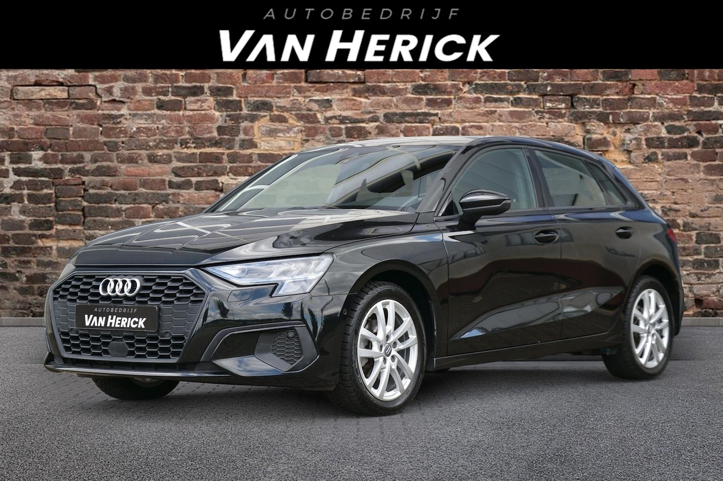 Audi A3 Sportback - 30 TFSI Business Edition Attraction S tronic - AutoWereld.nl