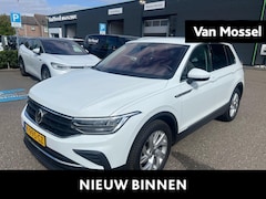 Volkswagen Tiguan - 1.5 TSI Life Business | 130 PK | Trekhaak Elektronisch Zwenkbaar | Navigatie | Ergo Stoele