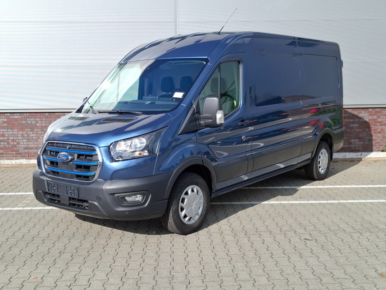 Ford E-Transit - 350 L3 H2 Trend 68 kWh (Wordt verwacht) - AutoWereld.nl