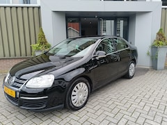 Volkswagen Jetta - 1.6 FSI Comfortline | Trekhaak | centrale deurvergrendeling | Nieuwe apk |