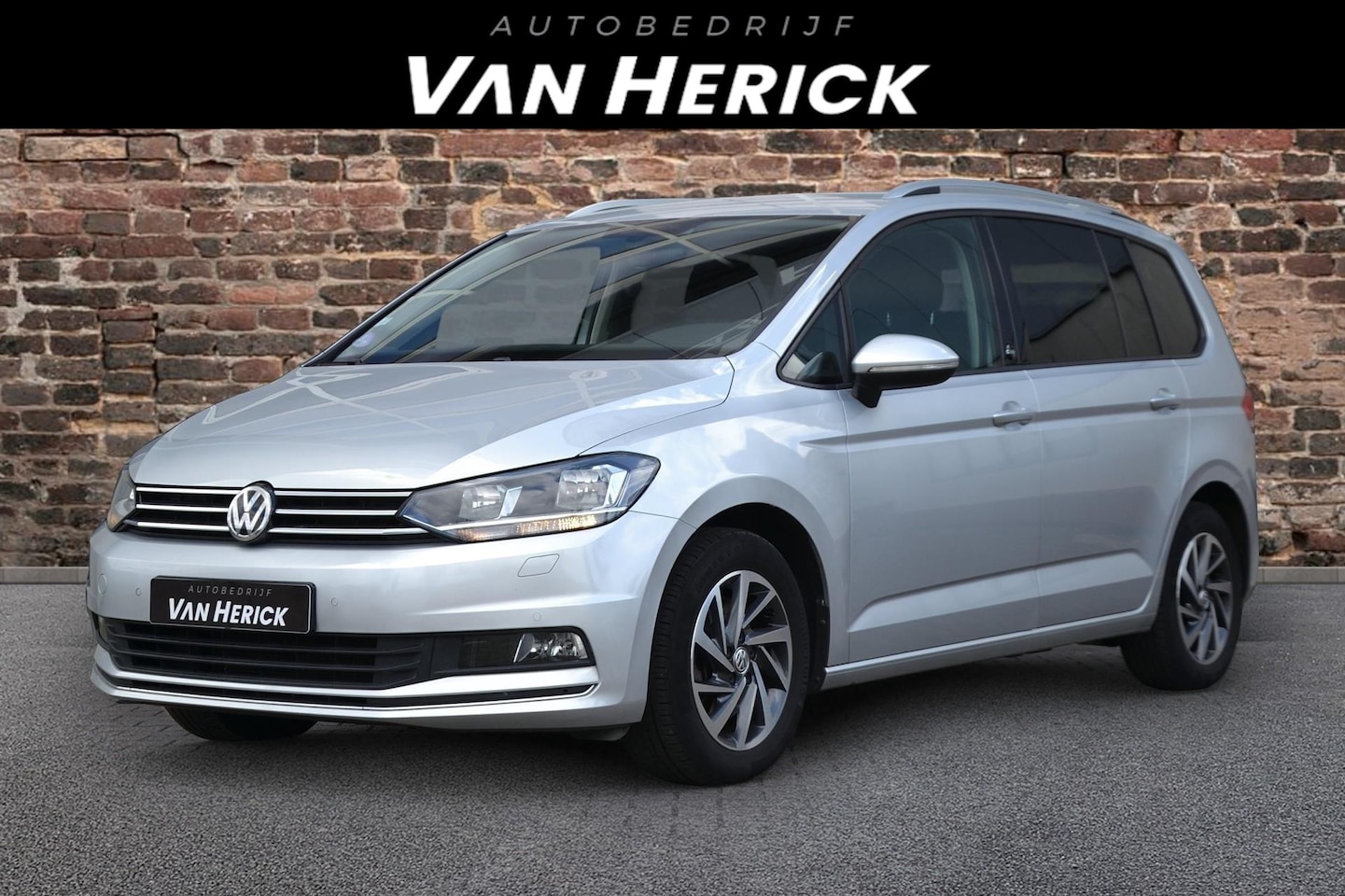 Volkswagen Touran - 1.4 TSI Comfortline 7 zitter | Compleet | Nette staat - AutoWereld.nl