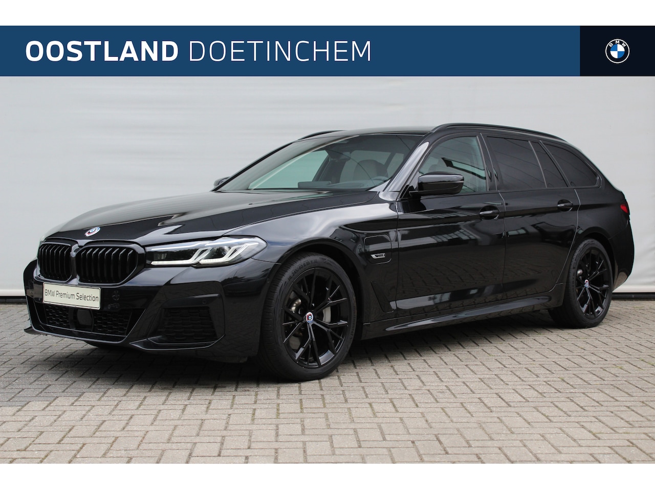 BMW 5-serie Touring - 530e High Executive M Sport Automaat / Panoramadak / Laserlicht / Head-Up / Live Cockpit P - AutoWereld.nl