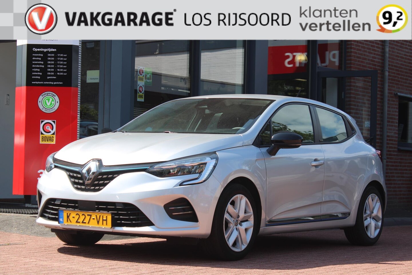 Renault Clio - 1.6 E-Tech Hybrid *Zen* | Carplay | Navigatie | Cruise Control | A/C | Vol- LED | Orig. NL - AutoWereld.nl