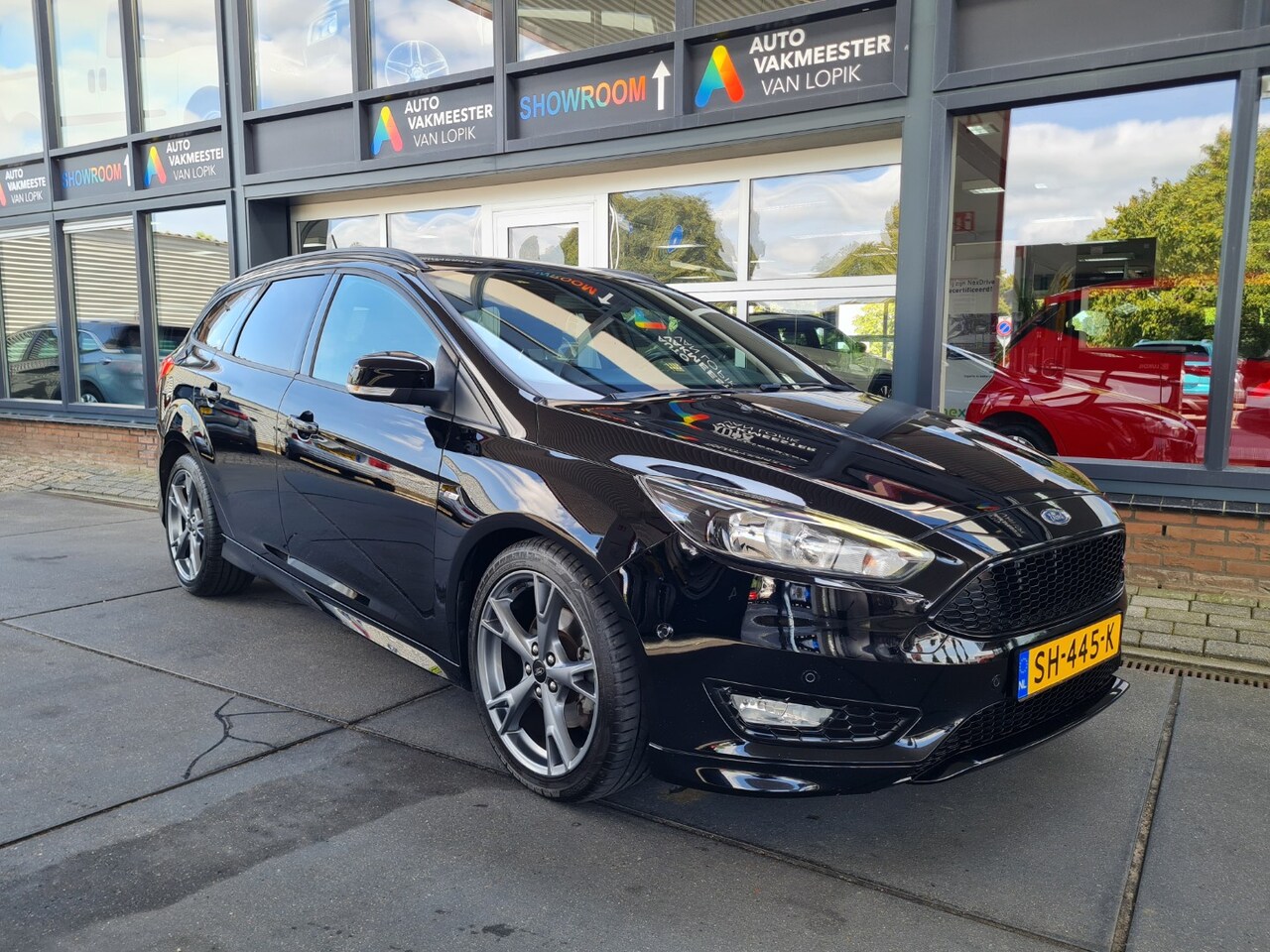 Ford Focus Wagon - 1.5 Ecob.150 pk ST-LINE All-in prijs + 12 mnd garantie! - AutoWereld.nl
