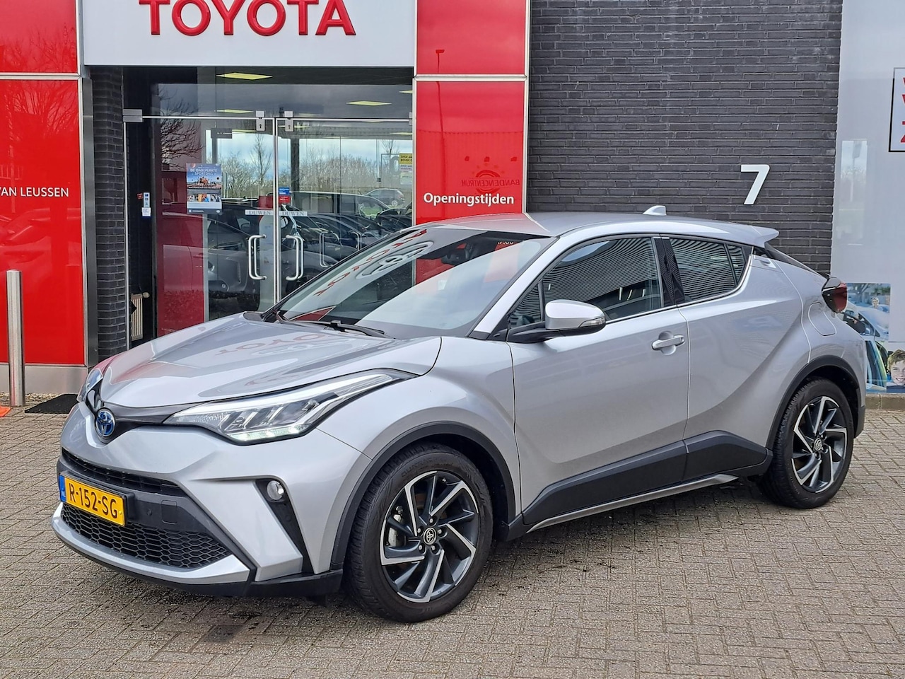 Toyota C-HR - 2.0 HYBRID DYNAMIC NL-AUTO APPLE & ANDROID P-SENSOREN V+A AD-CRUISE CAMERA - AutoWereld.nl