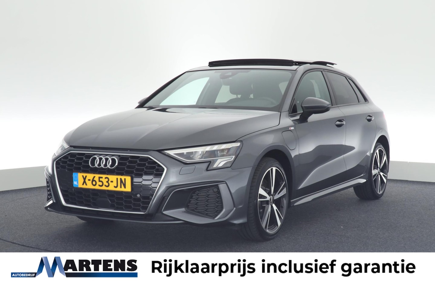 Audi A3 Sportback - 40 TFSI e Business edition S-Line 204 pk Panoramadak Camera LED Stoelverwarming - AutoWereld.nl