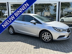 Opel Astra Sports Tourer - 1.0 Online Edition 50% deal 3.975, - ACTIE PDC / Trekhaak / LMV / Cruise / Airco
