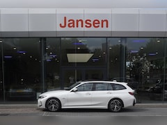 BMW 3-serie Touring - 330e | M Sportpakket | Carplay | Head-up | Navi | Camera | 18" M