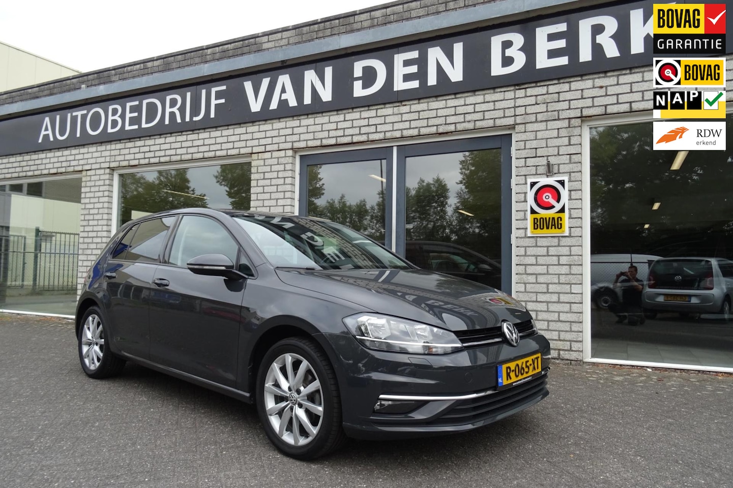 Volkswagen Golf - 1.0 TSI Comfortline Business 1.0 TSI Comfortline Business - AutoWereld.nl