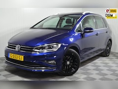 Volkswagen Golf Sportsvan - 1.5 TSI ACT Highline / Trekhaak / Carplay / Led / Panodak / Stoelverw./ Camera / Adap. Cru