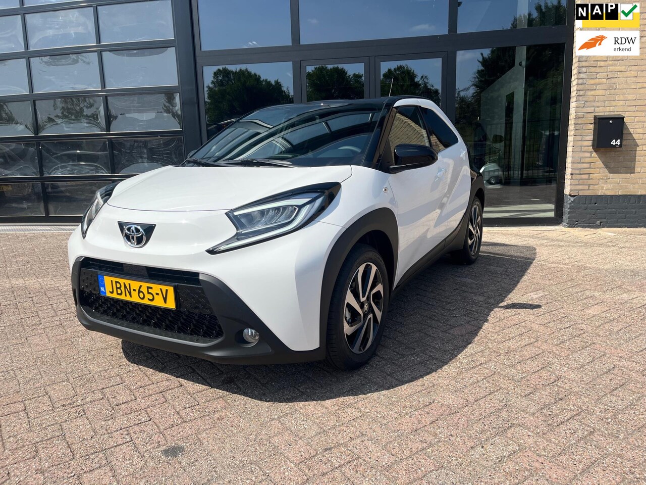 Toyota Aygo X - 1.0 VVT-i MT Pulse 1.0 VVT-i MT Pulse, NIEUW , RIJKLAAR ! - AutoWereld.nl