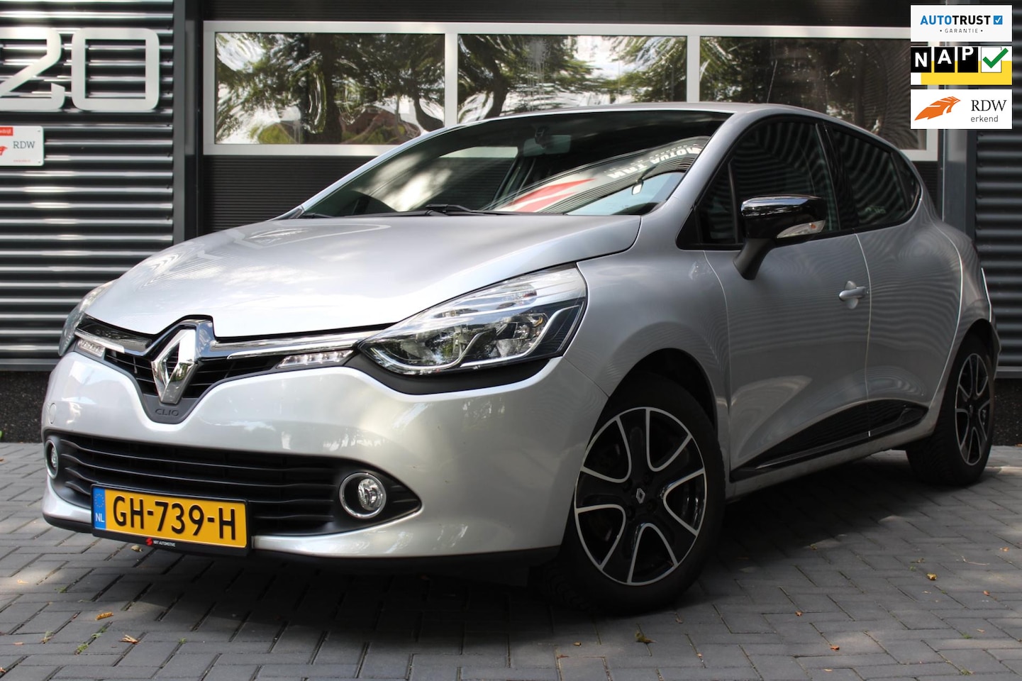 Renault Clio - 0.9 TCe Expression AIRCO|CRUISE|PARK. SENSOREN|NAVI|BASSREFLEX AUDIO|ZEER NETTE AUTO - AutoWereld.nl